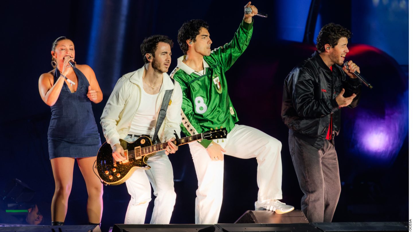 Los Jonas Brothers se ponen muy mexicanos