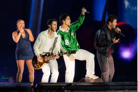 Los Jonas Brothers se ponen muy mexicanos