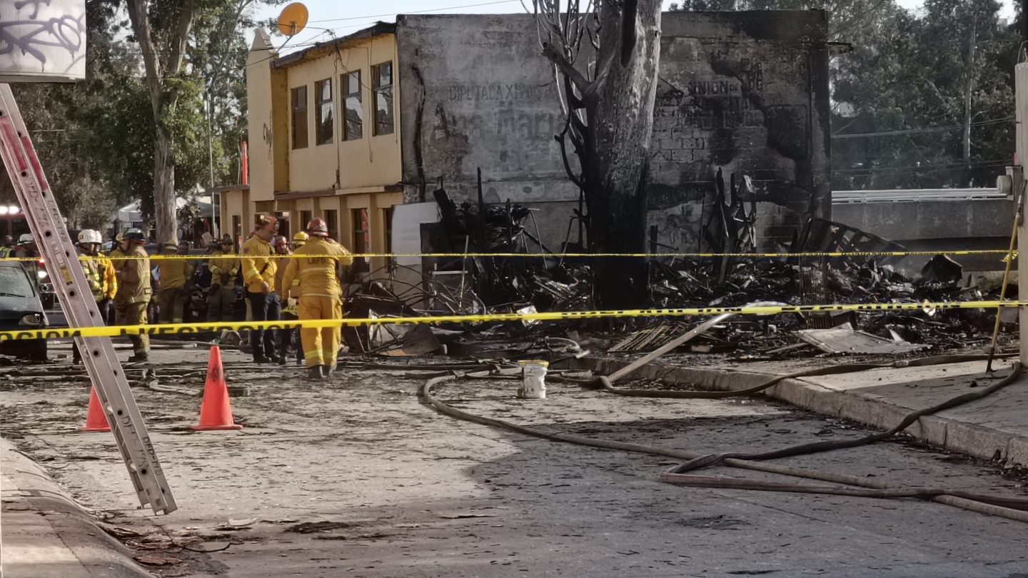 Fallece un hombre en incendio de casa