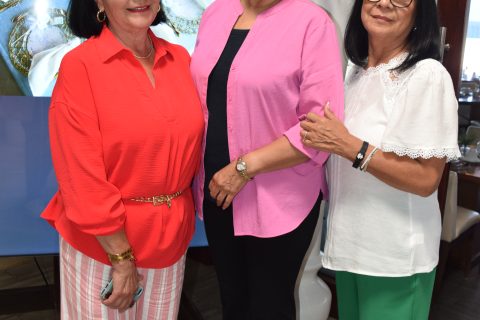 Laura Roble, Armida Tapia y Elsa Haro.