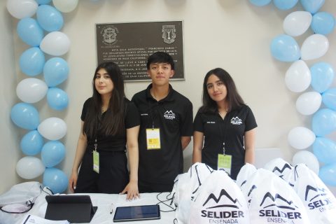 Ximena Robledo, Daniel Ramos y Emma Alcaraz.