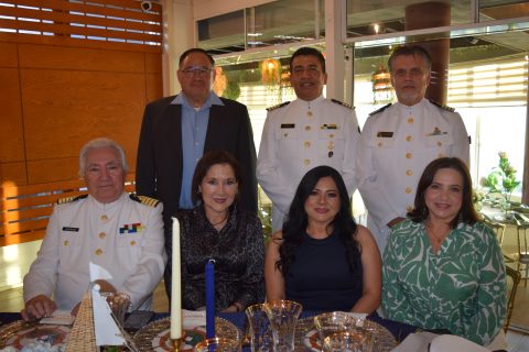 Martín Hernández, Juan Manuel Angles, Isidro Conde, Julio Casas, Patricia Casas, Eneida Bazán y Tina Conde. 