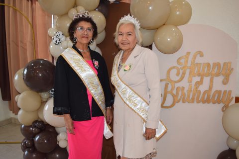 Carmen Chavez y Chayito Valdés.