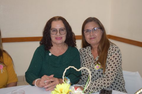 Ma. Teresa Rubio y Ofelia Peralta.