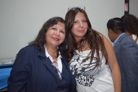 Celina Osuna y Keyla Castañeda.