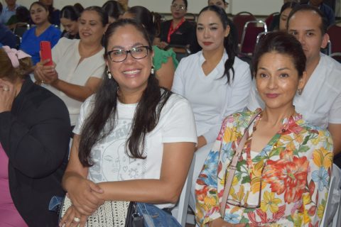 Elizabeth Ramírez y Citlali.