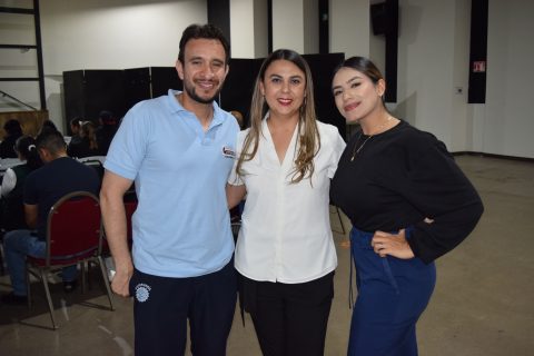 Ricardo Escobedo, Inés Yoseline y Leslie Jazmin.