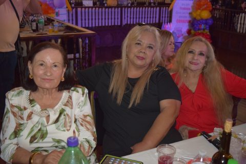 Rosario Campos, Blanca Luna y María Luisa González. 