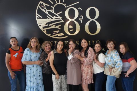 Katia Cordero, Betty Castro, Marta Arce, Alejandra Álvarez, Bárbara Cárdenas, Guadalupe Mercado, Mayra Guerrero, Juanita Carpio y Petra Gómez.