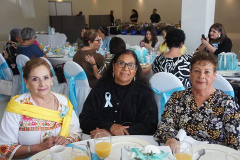 María de los Ángeles Borja, Trinidad Hernández y Jovita Hernández.