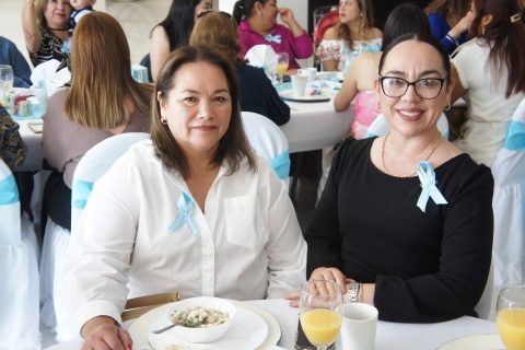 Claudia Barajas y Wendy Ocegueda.