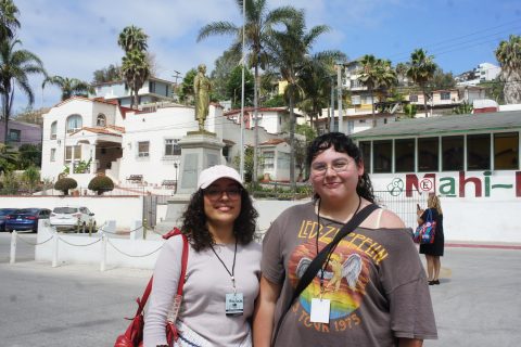 Ana Luisa Bárcenas y Violeta Torres.