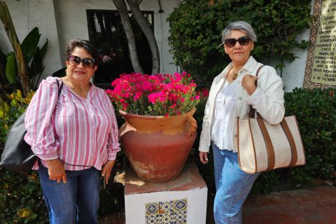 María Ernestina Garza y Herlinda Gámez.