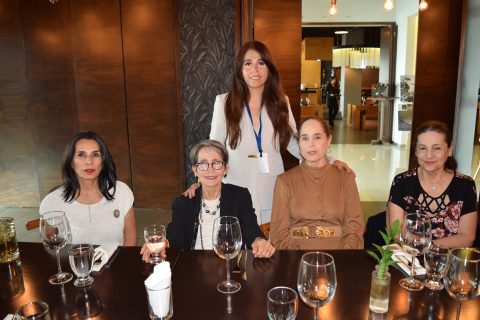 Aracely Zamora, Verónica Escobar, Paty de Ávila, Gladys Arreola Loza e Irma Garza.