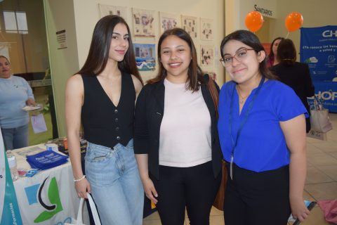 América Paz, Sara Elizalde y Lillyan Marquéz. 