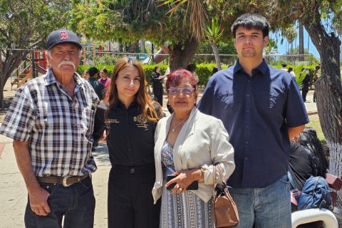 Víctor Bravo, Perla Bravo, María Gaspar y Héctor Bravo.