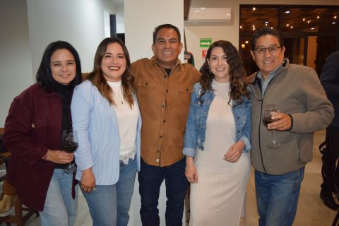 Sara Alvarado, Lorena Barrera, Alonso Herrera, Ana Karen Valenzuela y Enrique Sánchez.