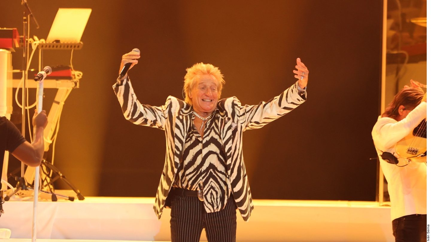 Rod Stewart asiste a juego de Escocia