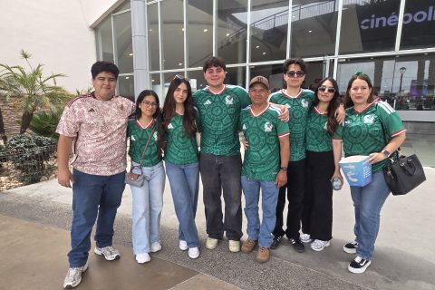 Ernesto, Mayra, Melany, Diego, Ricardo, Juan, Cecilia y Maira acudieron con su camiseta bien puesta. 