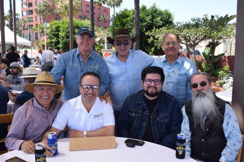 Los integrantes del Club Rotario Tijuana acudieron a la Carne Asada Rotaria.