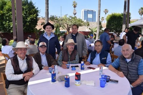 Scott Venezia, Carlos H. García, Enrique Loyola, Eduardo Hernández, Pedro Loyola, Miguel De Rueda y Manuel Andrés López. 