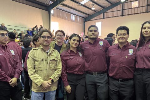 Estudiantes potenciales a egresar de la Licenciatura en Arquitectura posaron para la cámara de VIDA.