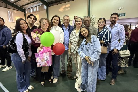 Michelle Fimbres, de Bioingeniería, estuvo acompañada de su familia en su último pase de lista.