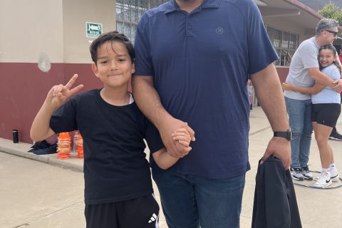 Manuel y su padre Samuel Zárate.
