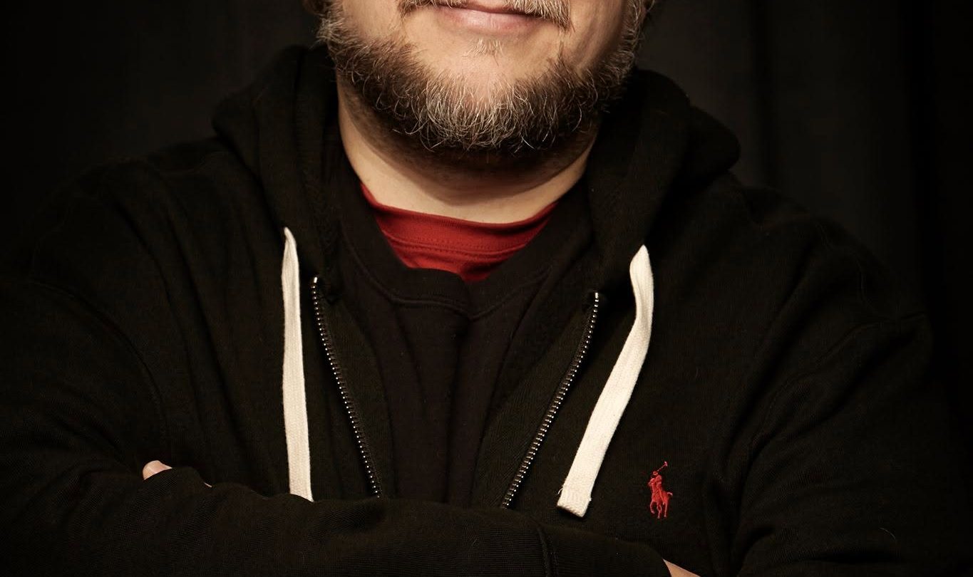 Del Toro llega a la Junta de la Academia