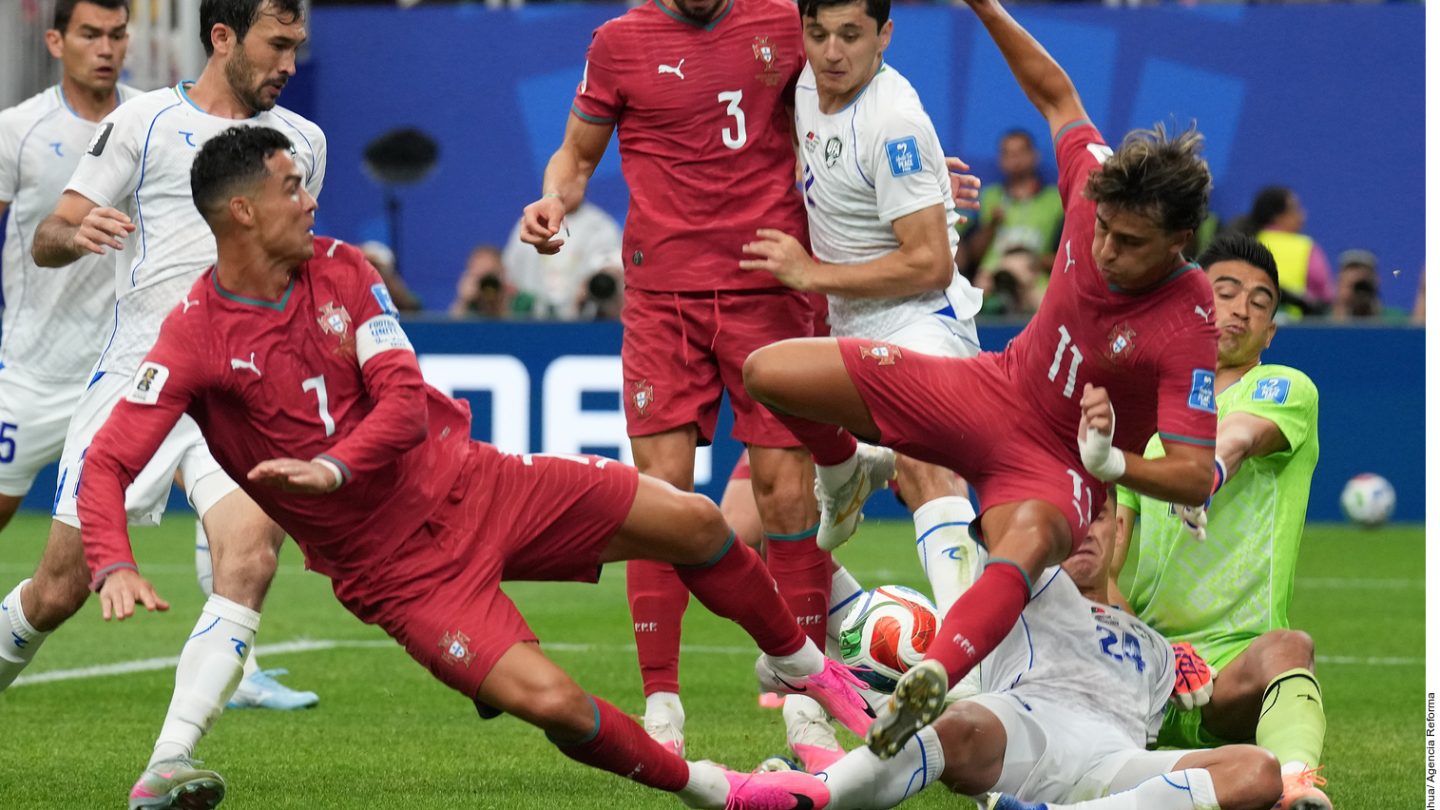 Despiertan Cristiano y Portugal ante Uzbekistán