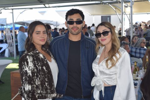Danitza Araujo, H. Loggan y Venecia Araujo.