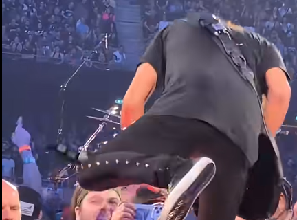 Kirk Hammett sufre aparatosa caída
