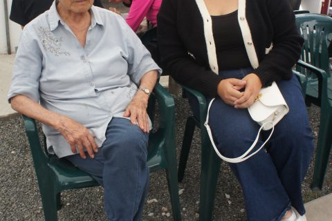 Martha Tsuchiya y Angélica.