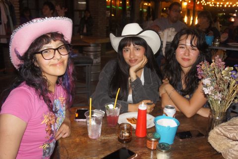 Nelssy, Farah y Valeria.