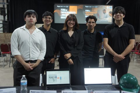Damián González, Paulo Ochoa, Angie Park, Rigoberto Zúñiga y Andrés Villa.