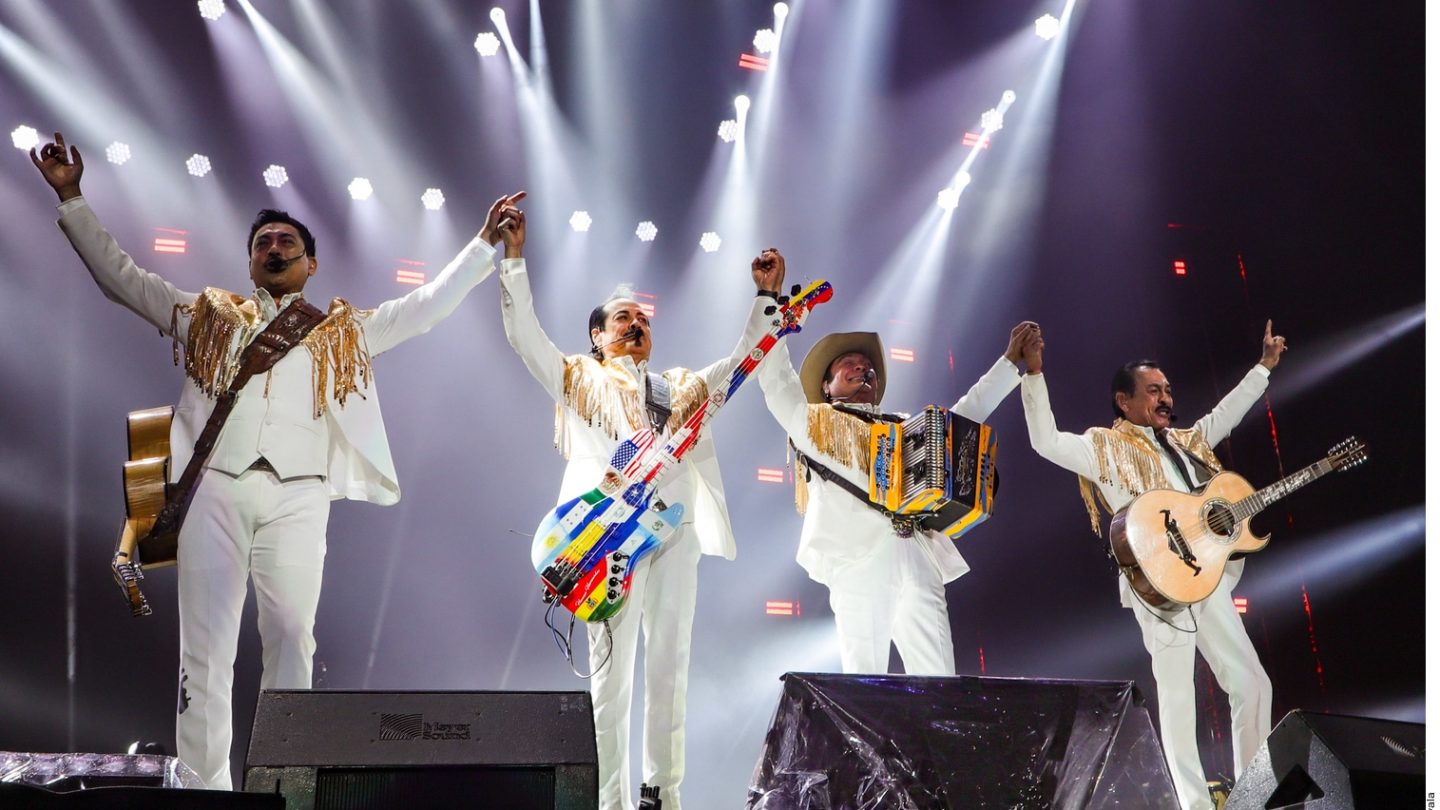 Los Tigres del Norte arman fiesta norteña