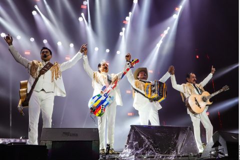 Los Tigres del Norte arman fiesta norteña