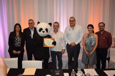 Maritza Santiago, Humberto Guillin, Paco el Panda, Andrés Martínez Bremer, Jorge Ochoa, Ixchelt Barboza y Francisco Cota.