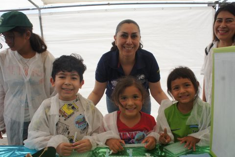 Hortencia Silva, Oliver, Lucía y Paola.