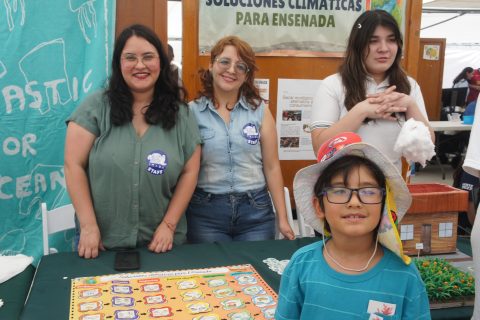 Michelle Villalobos, Lucía del Carmen Hoyos y Ezra.