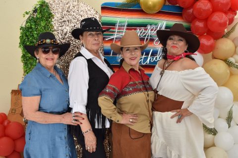 Flor Ochoa, Angélica Borrego, Chuyita y Antonieta González. 