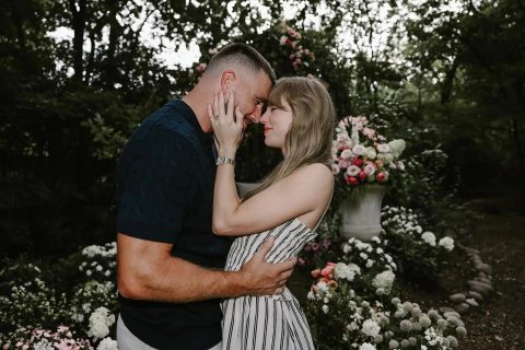 Taylor Swift y Trevis Kelce se habrían casado en secreto