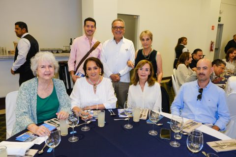 Joel Velasco Jr., Joel Velasco, Leonora Velasco, Marthe López-Moctezuma, Esmeralda Reyna, Roxana Herrera, Jorge Hurtado González.