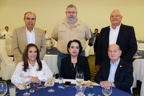 Gerardo Corral, Álvaro Ptanick, Carlos Jaúregui, Cecilia Corral, Aida Amador de Hernández y Eduardo Hernández.