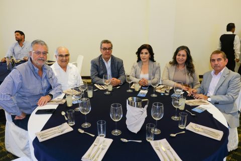 Rafael Álvarez, Jesús Del Palacio, Guillermo Iglesias, Edith Méndez, Julia García y Cosme Frías.