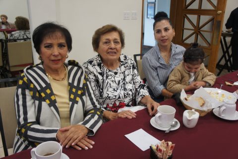 Gloria García de Varo, Consuelo de Palafox, Mónica Palafox y Fabiola.