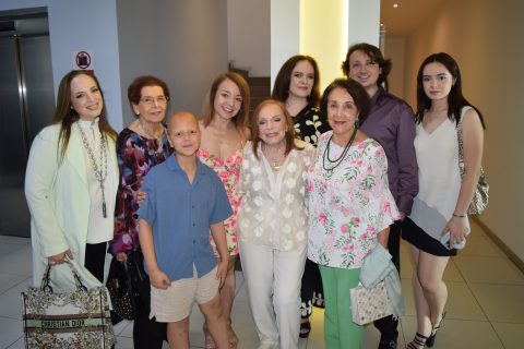 Erika Swain, Maura Rendón, Alexa Swain, Elma Garza, Mariano Swain, Camila Swain, Pier, Elma Swain y Eugenia Bonifaz.