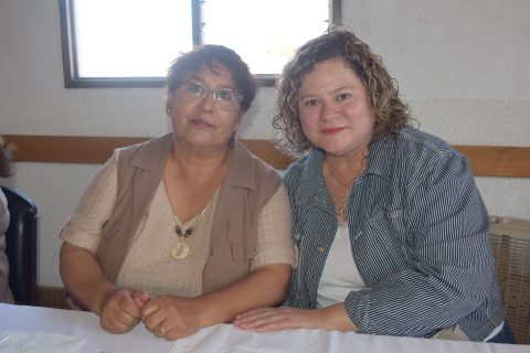 Déborah Venegas y Claudia Valdez.