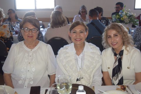 Paz Lizárraga, Tere Estrada y Griselda León.