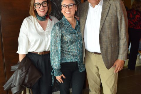 Dulce Martínez, Cinthya Castillo y Julio Salinas. 